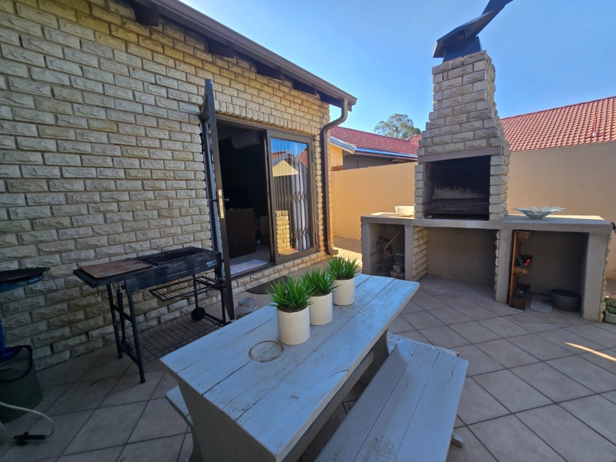 3 Bedroom Property for Sale in Fichardt Park Free State